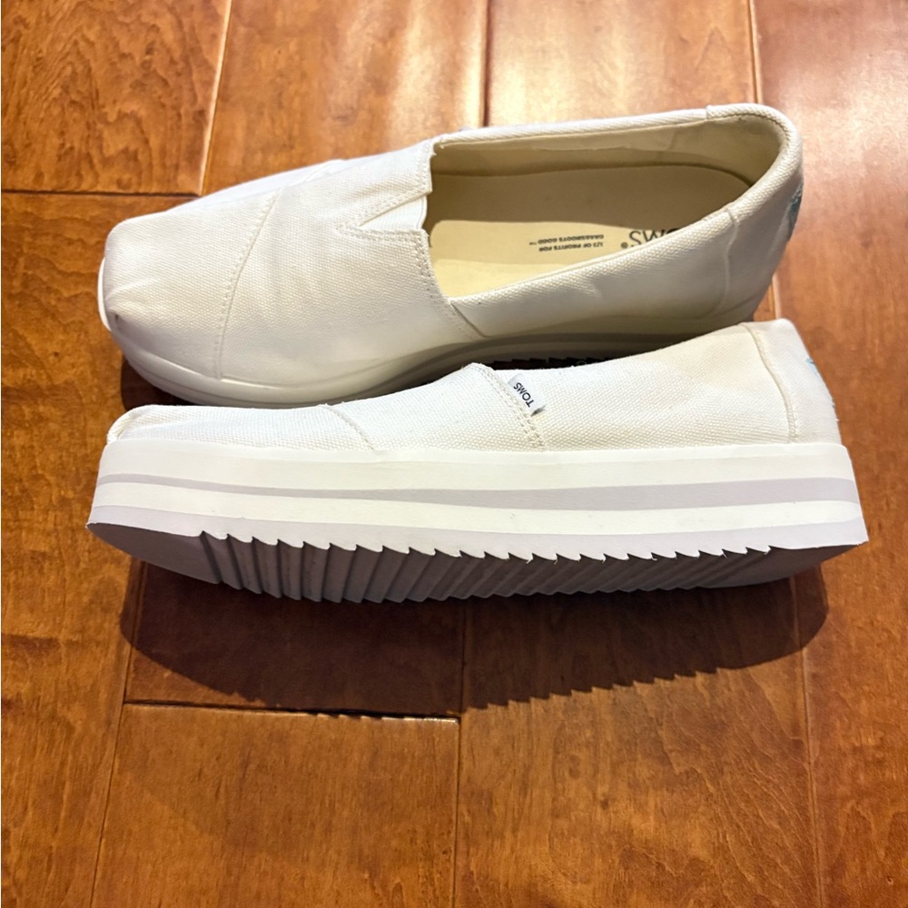 Toms White Canvas Slip-On Shoes platform shoes worn ones
